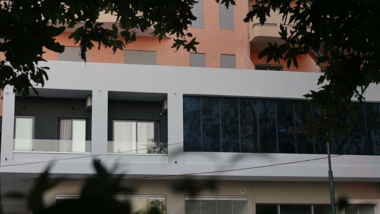 H&M Hotel Vlorë Exterior foto